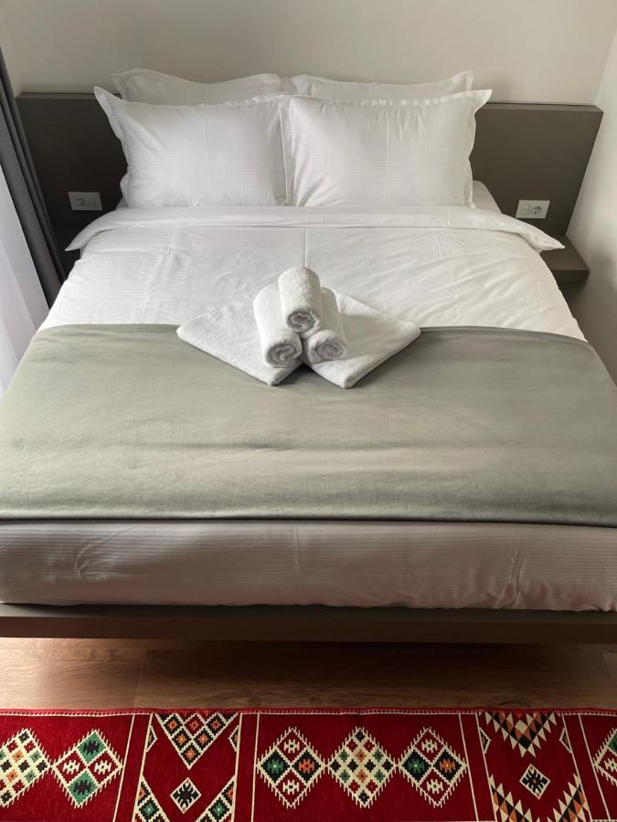Etnomania Boutique Hotel Pristina Esterno foto