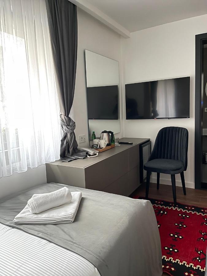 Etnomania Boutique Hotel Pristina Esterno foto