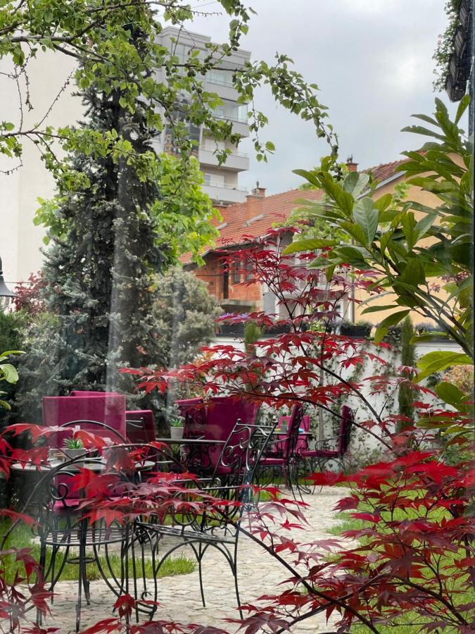 Etnomania Boutique Hotel Pristina Esterno foto